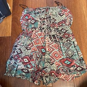 Hey I’m selling this colorful body suit